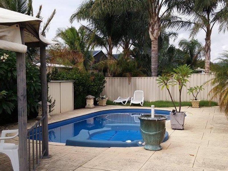 39 Myerson Crescent, Maida Vale WA 6057