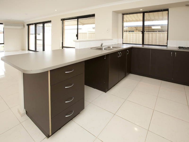 82 Hardey East Road, Wattle Grove WA 6107