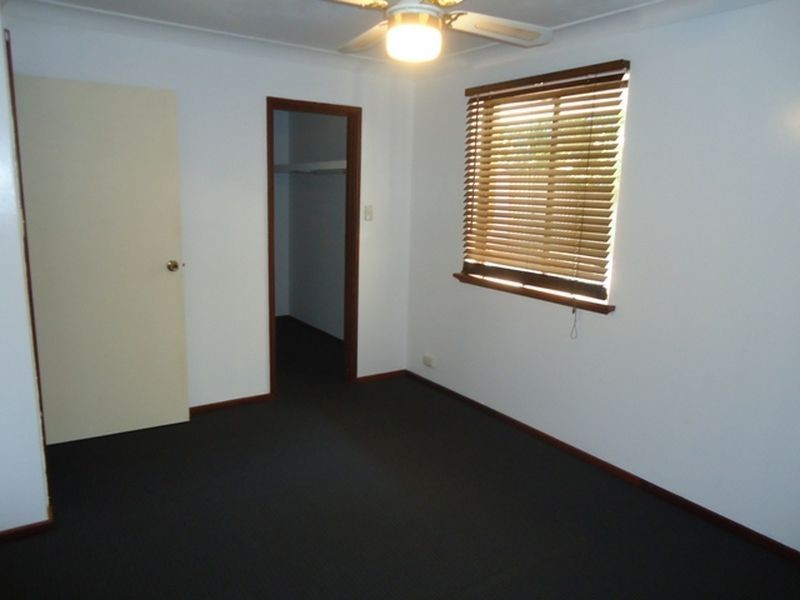 5 Castle Court, Forrestfield WA 6058