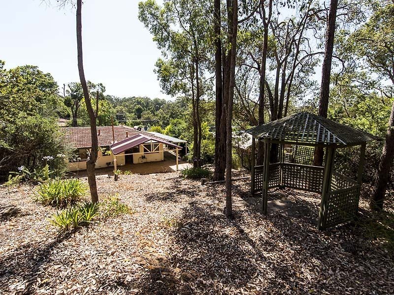 7 Torwood Drive, Gooseberry Hill WA 6076
