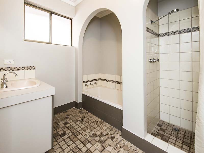 7 Valiant Close, Lesmurdie WA 6076