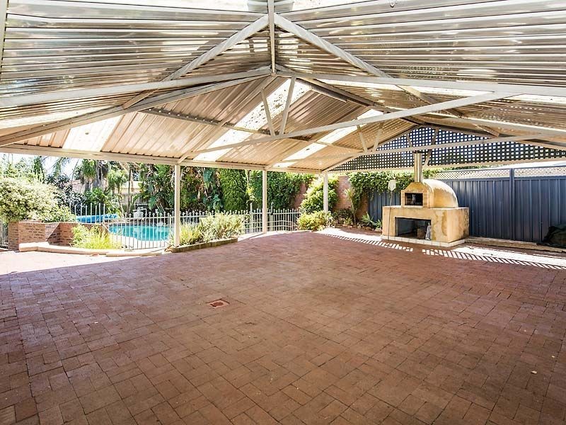 7 Valiant Close, Lesmurdie WA 6076