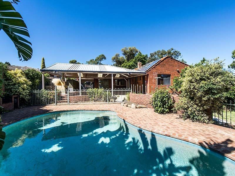 7 Valiant Close, Lesmurdie WA 6076