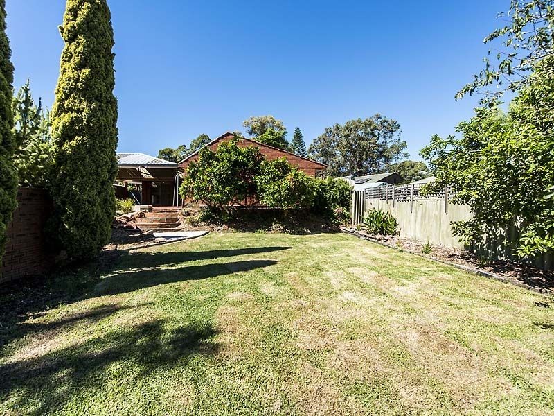 7 Valiant Close, Lesmurdie WA 6076
