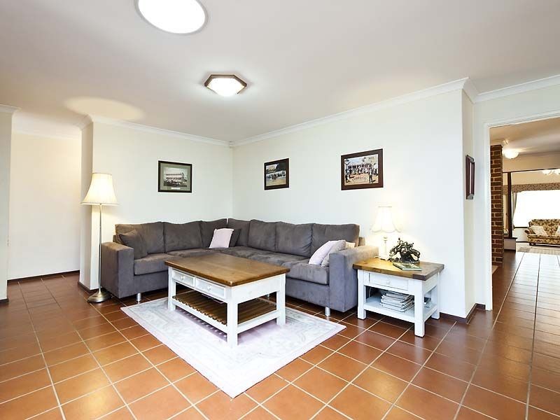 15 Giles Street, Lesmurdie WA 6076