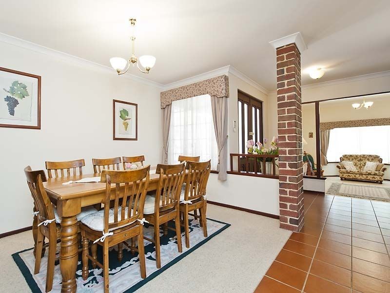 15 Giles Street, Lesmurdie WA 6076