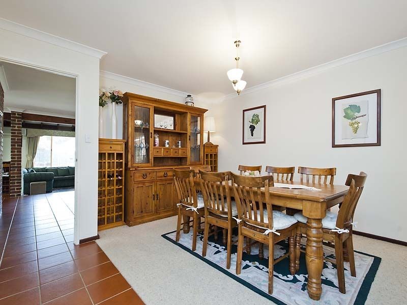 15 Giles Street, Lesmurdie WA 6076