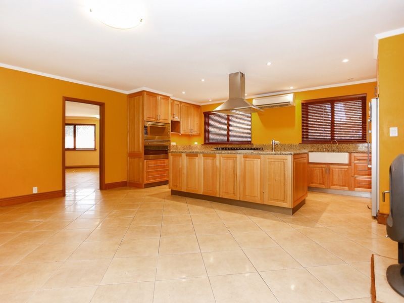 13 Valley Road, Kalamunda WA 6076