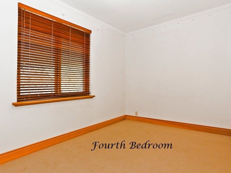 13 Valley Road, Kalamunda WA 6076