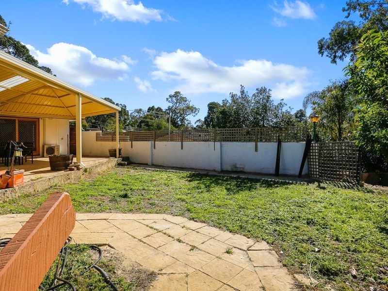 13 Valley Road, Kalamunda WA 6076