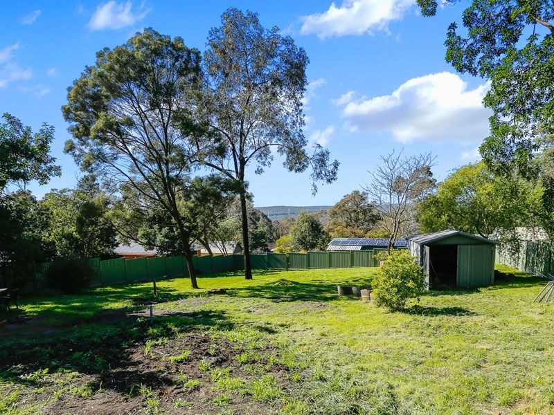 13 Valley Road, Kalamunda WA 6076