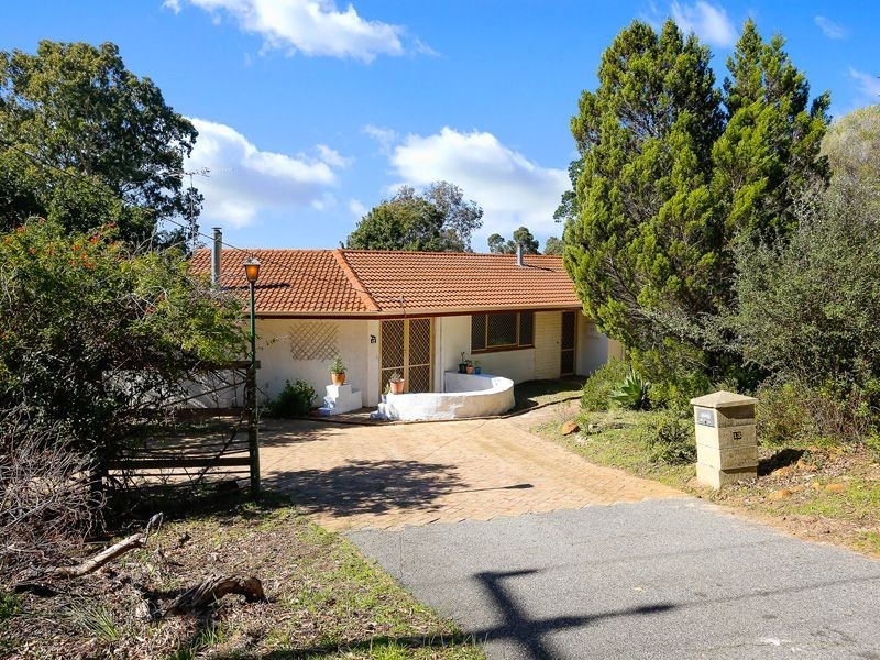 13 Valley Road, Kalamunda WA 6076