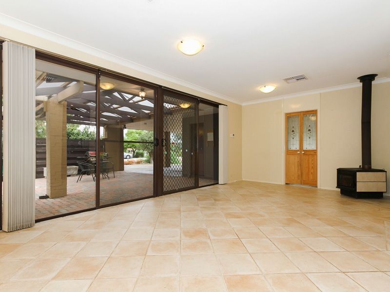 22 Ashurst Drive, Lesmurdie WA 6076