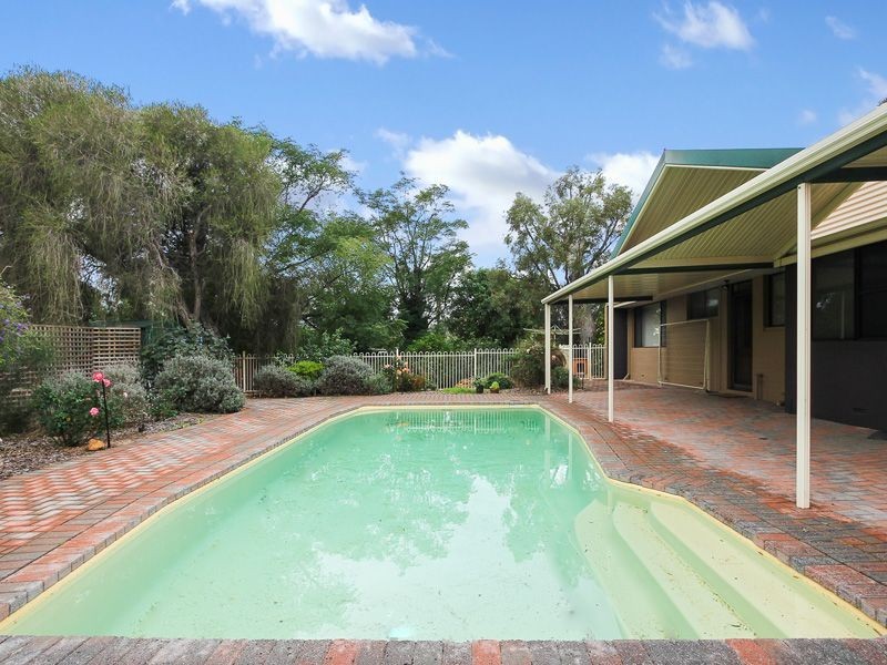 22 Ashurst Drive, Lesmurdie WA 6076