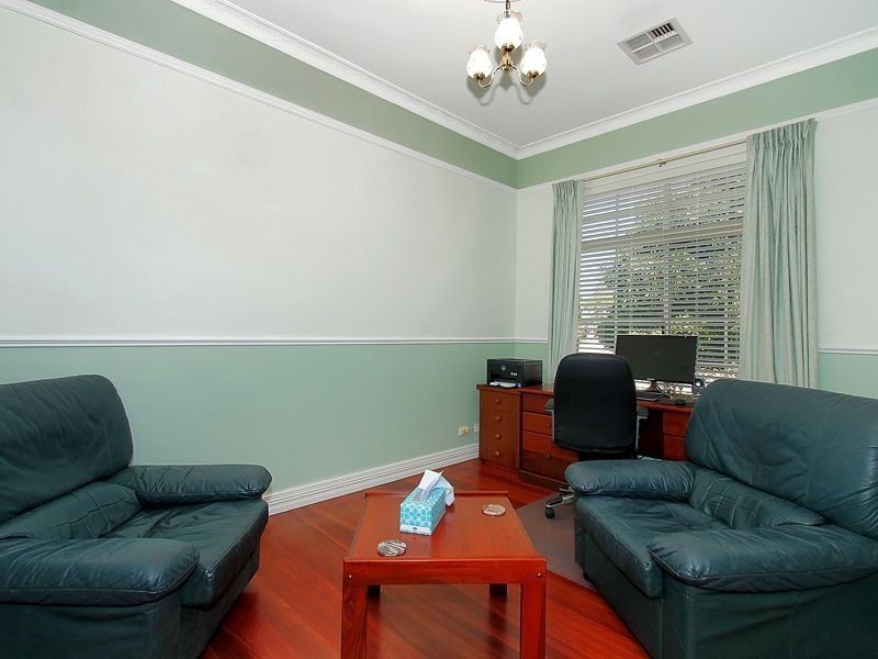 42 Todd Avenue, Como WA 6152