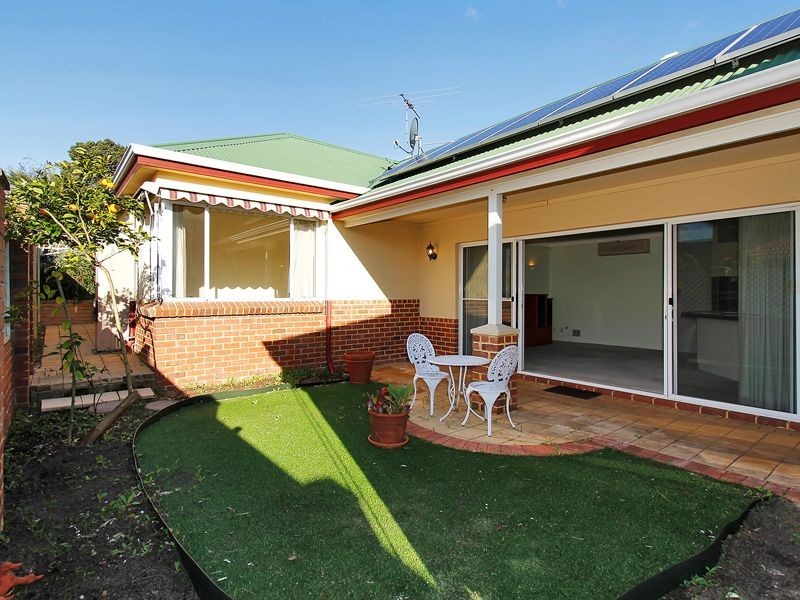 1/11 Brooks Street, Kalamunda WA 6076