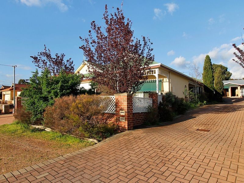 1/11 Brooks Street, Kalamunda WA 6076