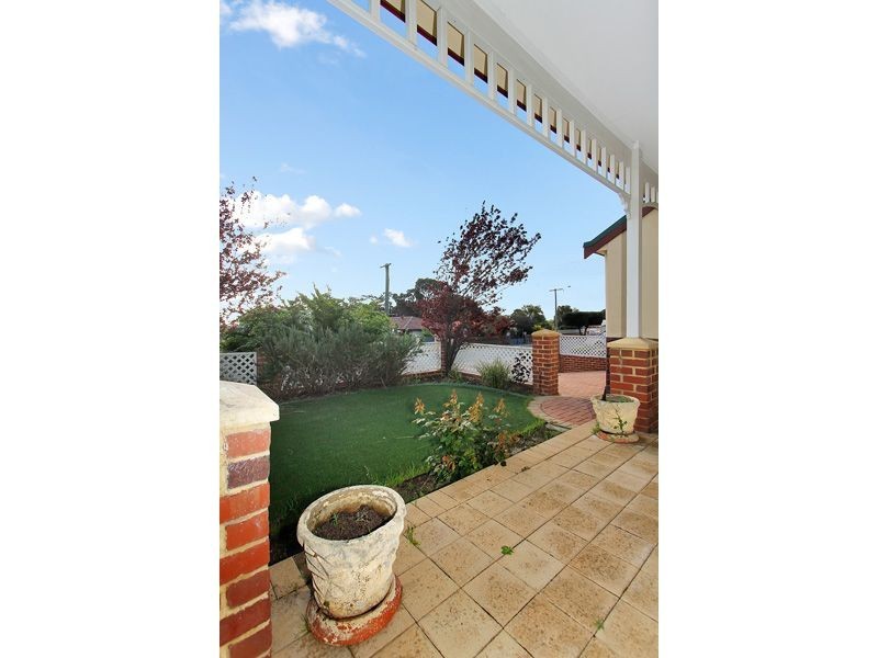 1/11 Brooks Street, Kalamunda WA 6076