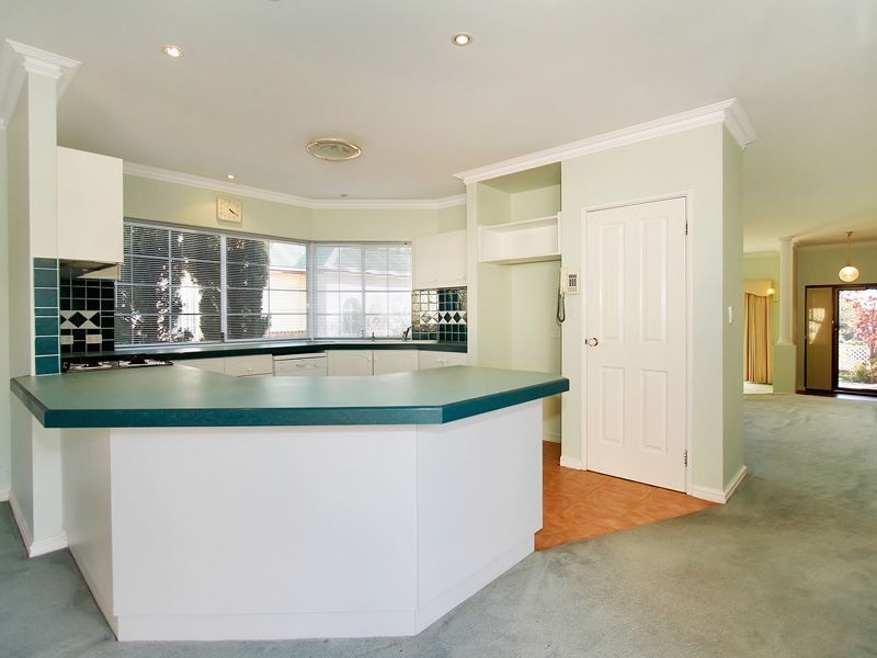 1/11 Brooks Street, Kalamunda WA 6076