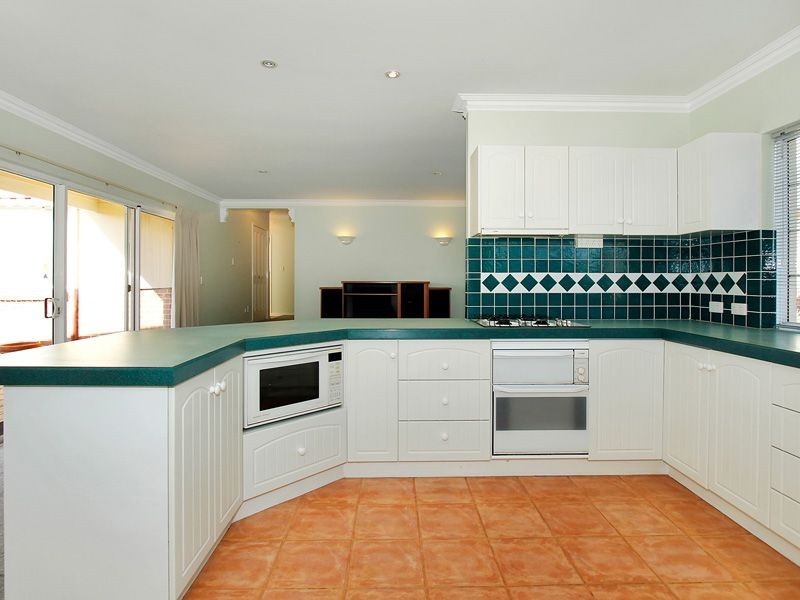 1/11 Brooks Street, Kalamunda WA 6076