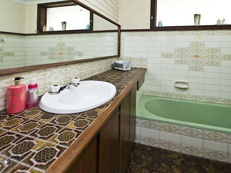 9 Watsonia Road, Gooseberry Hill WA 6076