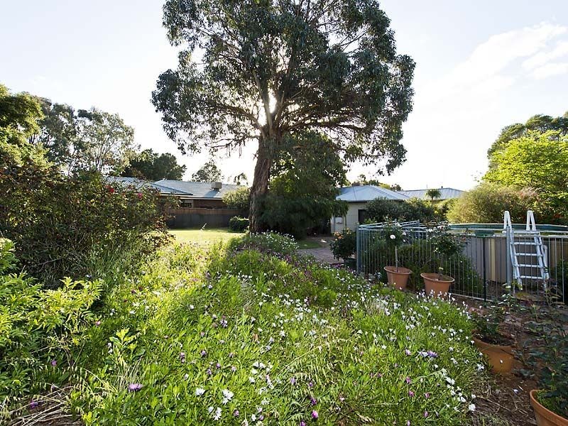 9 Watsonia Road, Gooseberry Hill WA 6076