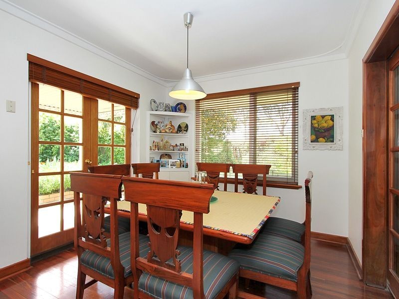 2 Traylen Road, Kalamunda WA 6076