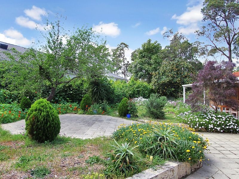 2 Traylen Road, Kalamunda WA 6076