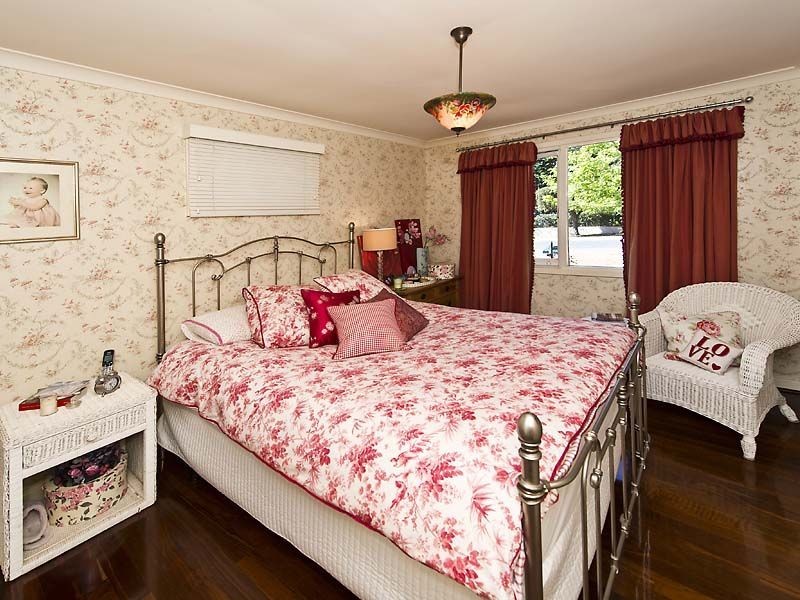 22 Crayden Road, Kalamunda WA 6076