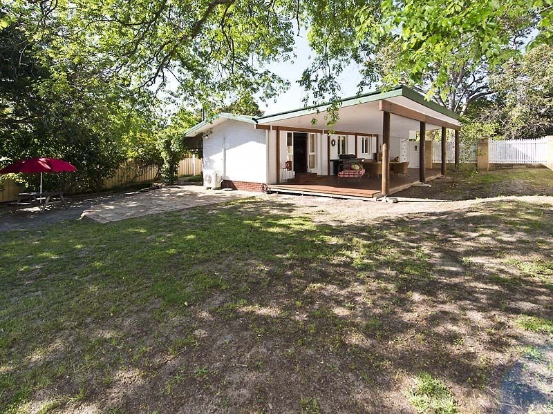 22 Crayden Road, Kalamunda WA 6076