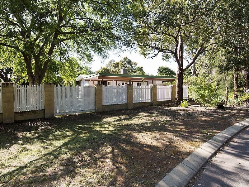 22 Crayden Road, Kalamunda WA 6076