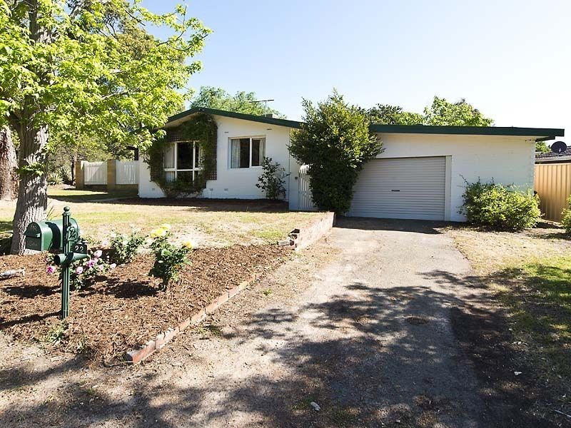 22 Crayden Road, Kalamunda WA 6076