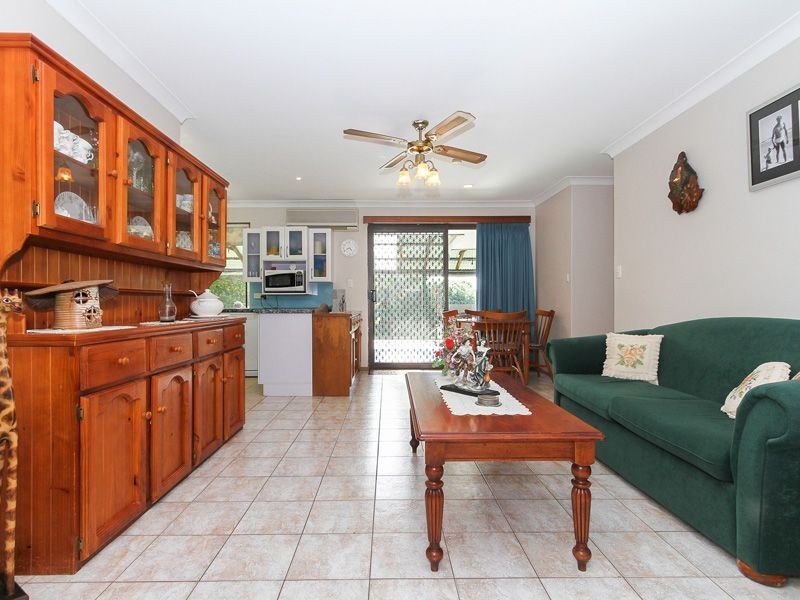 21 Ind Street, Lesmurdie WA 6076