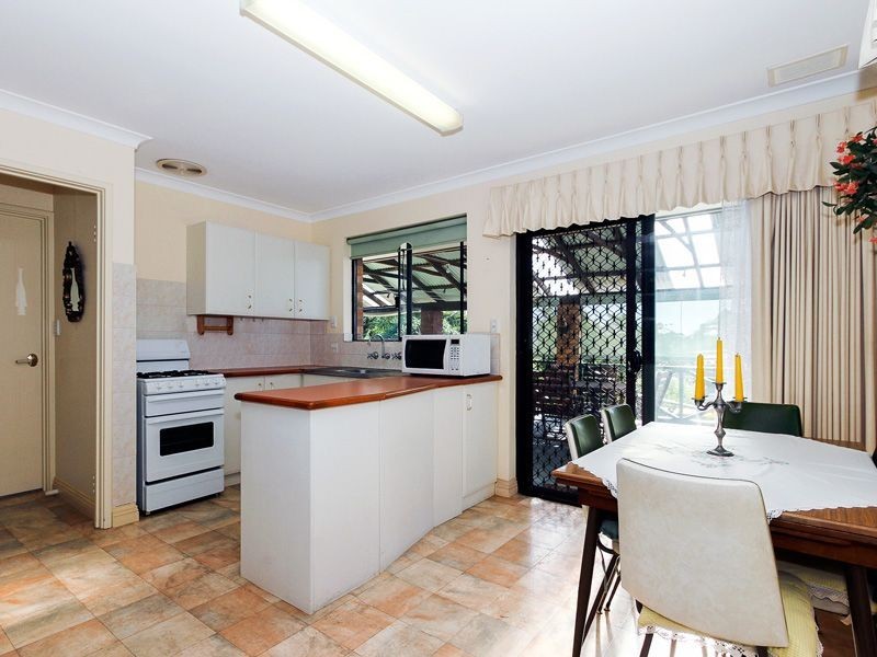 21 Ind Street, Lesmurdie WA 6076