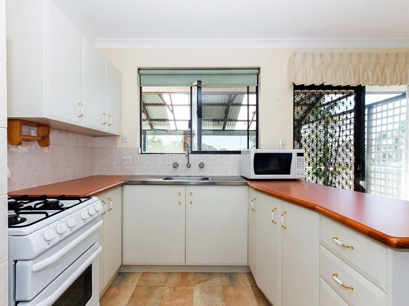 21 Ind Street, Lesmurdie WA 6076