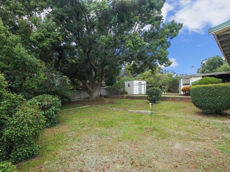 88 Lesmurdie Road, Lesmurdie WA 6076