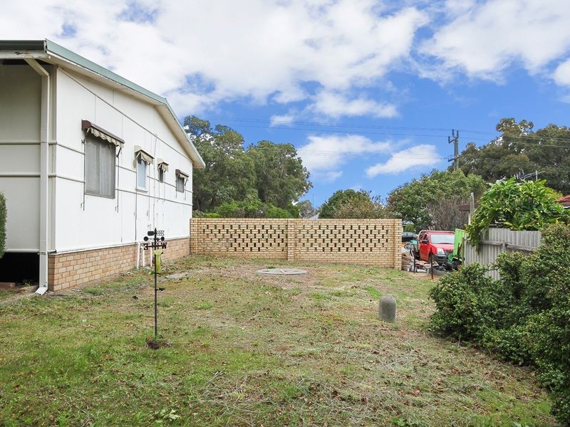 88 Lesmurdie Road, Lesmurdie WA 6076