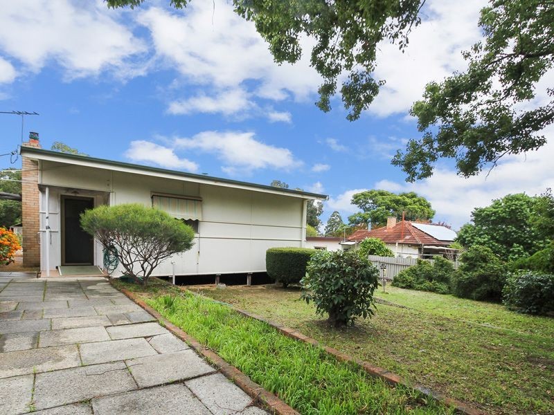 88 Lesmurdie Road, Lesmurdie WA 6076