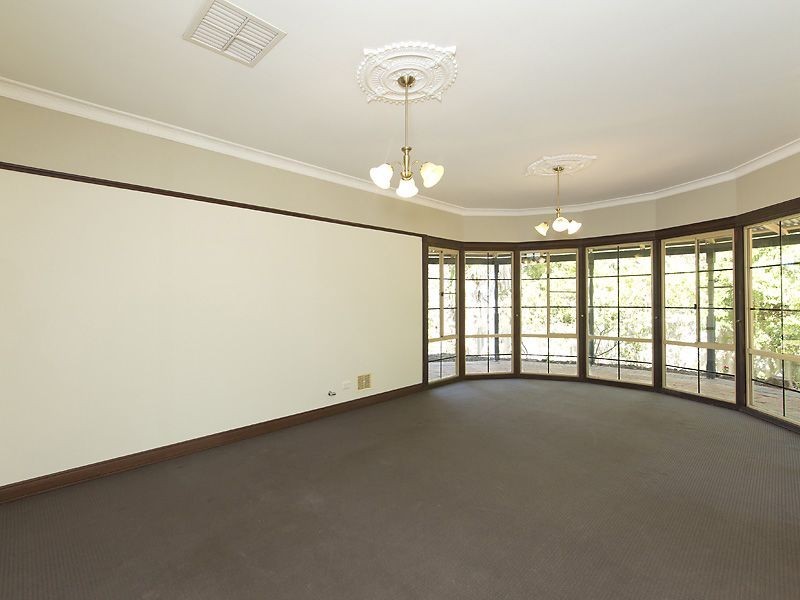 8 Coongan Avenue, Greenmount WA 6056