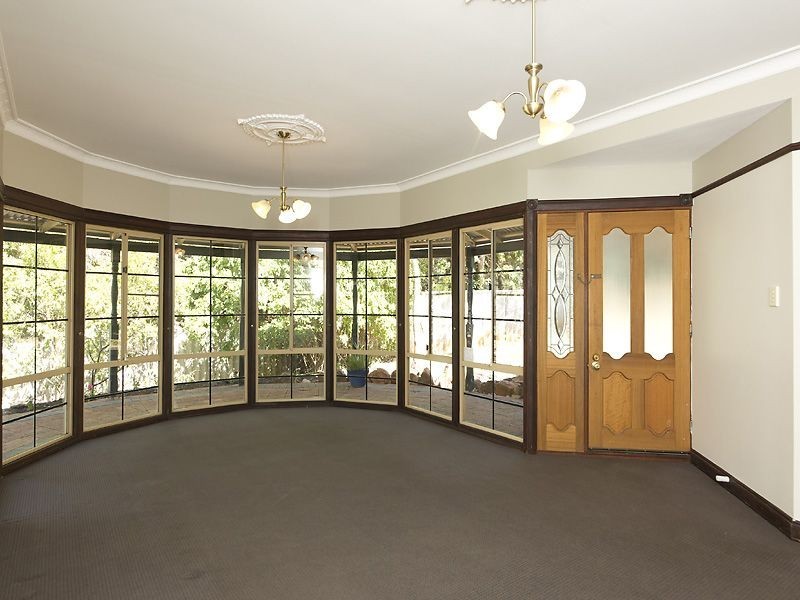 8 Coongan Avenue, Greenmount WA 6056