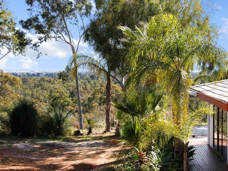 Holmes Road, Forrestfield WA 6058