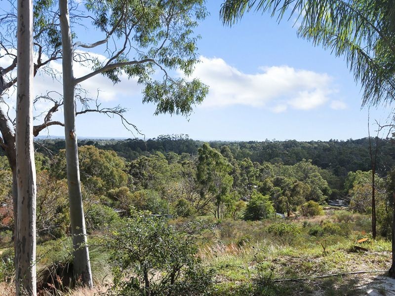 Holmes Road, Forrestfield WA 6058