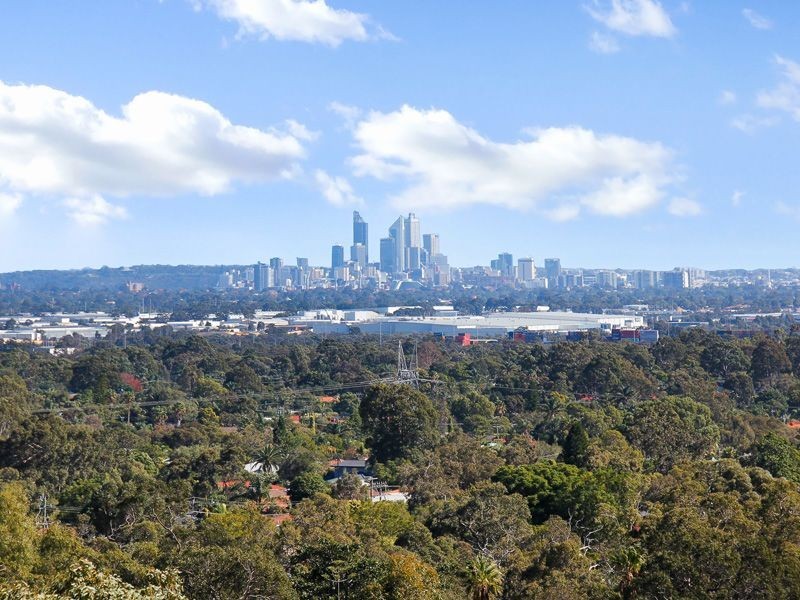 Holmes Road, Forrestfield WA 6058