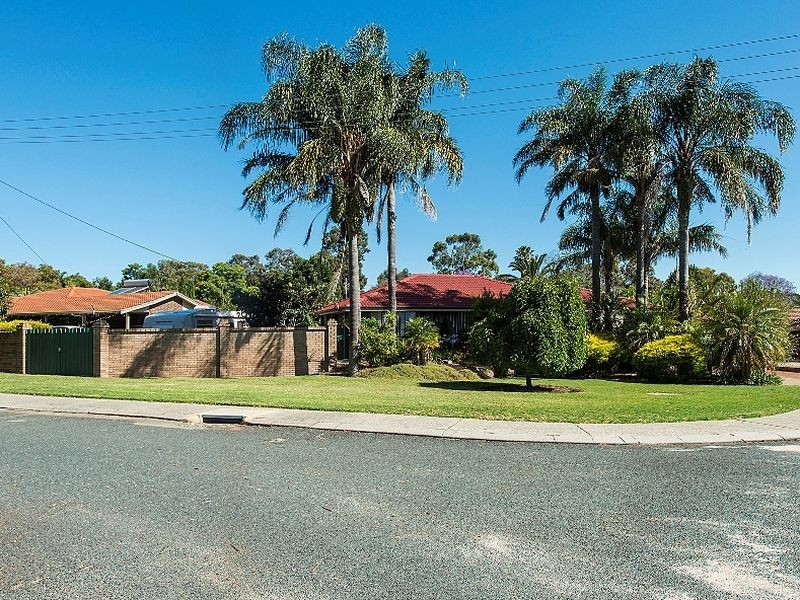22 Hunter Drive, Lesmurdie WA 6076