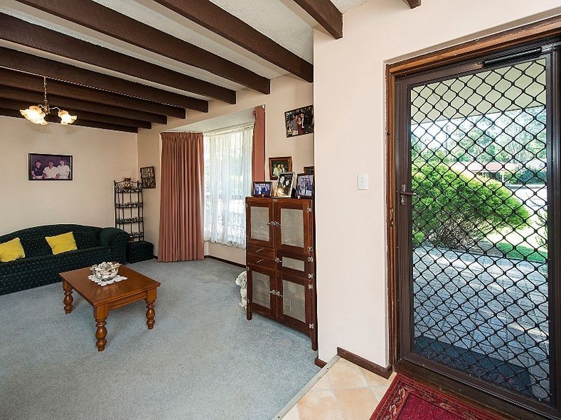 22 Hunter Drive, Lesmurdie WA 6076