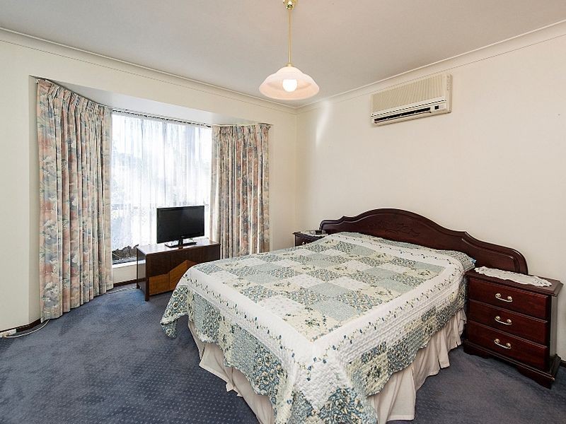 22 Hunter Drive, Lesmurdie WA 6076