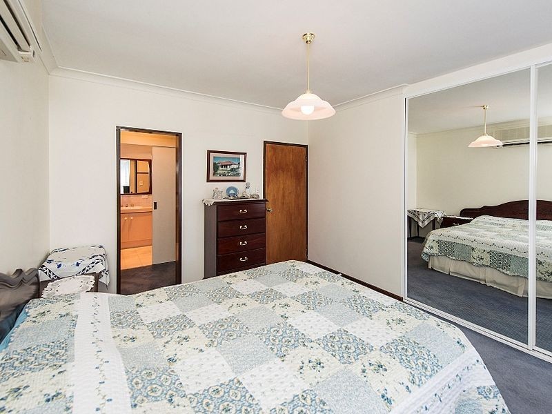 22 Hunter Drive, Lesmurdie WA 6076