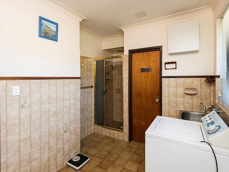 22 Hunter Drive, Lesmurdie WA 6076