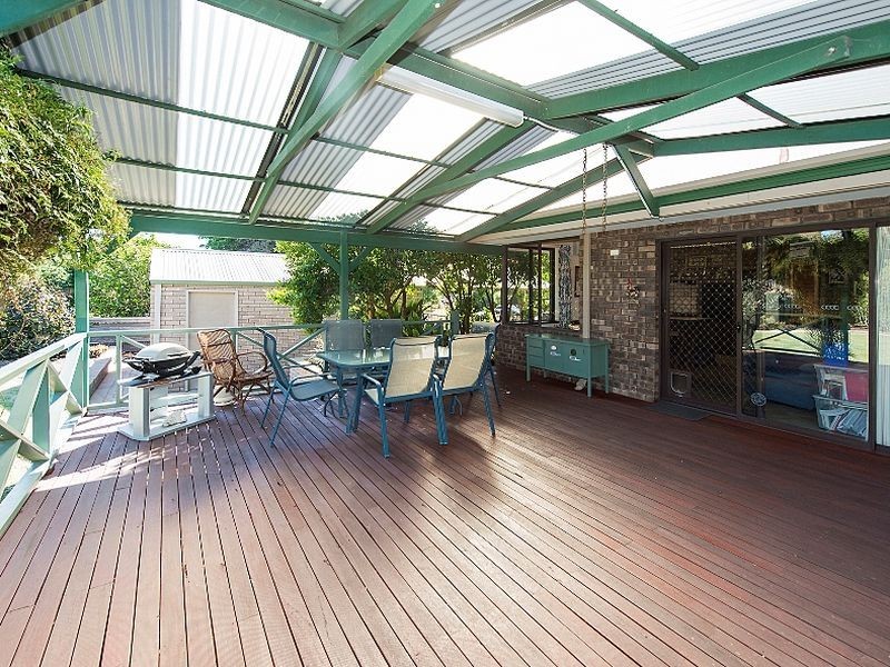 22 Hunter Drive, Lesmurdie WA 6076