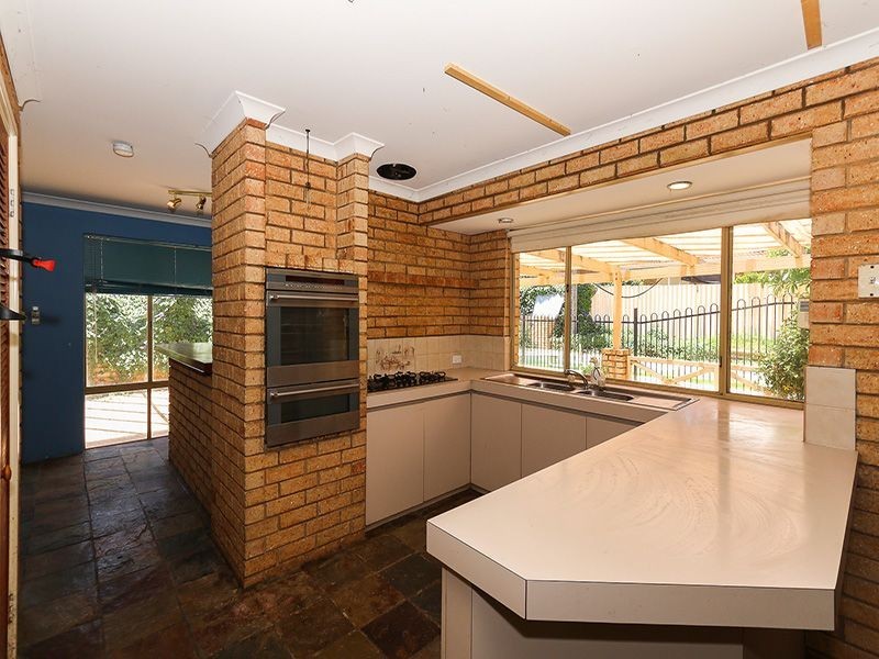 35 Cantua Way, Forrestfield WA 6058